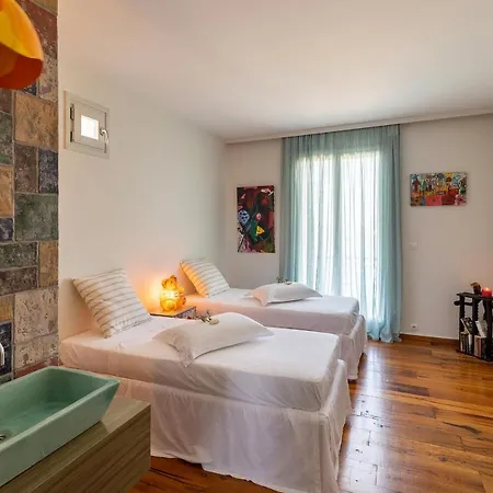 Salty Villa Azolimnos