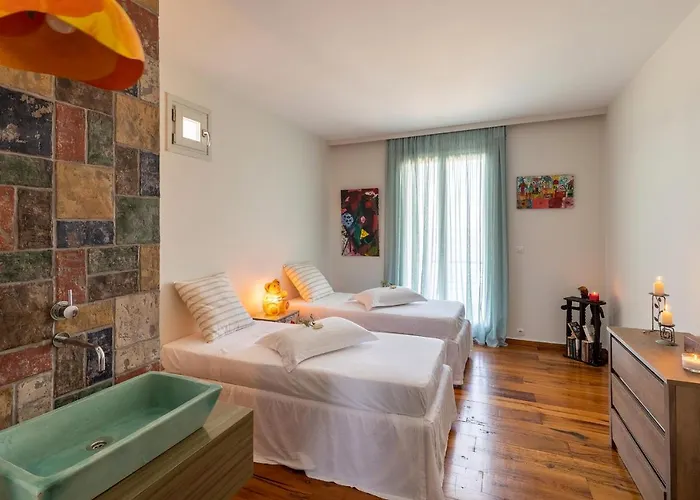 Salty Villa Azolimnos